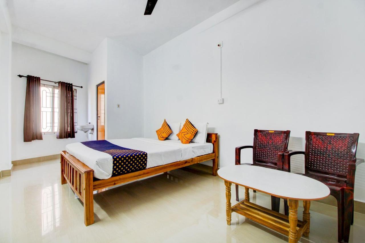 מניפלה Spot On Hotel Samruddhi Residency מראה חיצוני תמונה